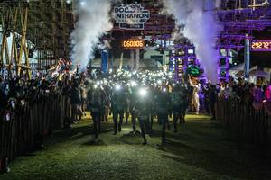 BIB: 060006, 292
                            <button type="button" onclick="openModal(19032455)" class="btn btn-primary btn-sm float-right btn-popup" data-toggle="modal" data-target=".modal-high-quality">
                        <i class="fas fa-shopping-cart"></i> Add to Cart
                    </button>
                                            <button type="button" onclick="isThisMe(19032455, true)" class="btn btn-success btn-sm float-right btn-popup btn-isme hidden" data-toggle="tooltip" data-placement="bottom" title="นี่คือรูปของคุณใช่ไหม คลิกที่นี่เพื่อเอาเข้าอัลบั้ม">
                        <i class="fas fa-plus"></i> Add to album
                    </button>
                    <button type="button" onclick="isThisMe(19032455, false)" class="btn btn-warning btn-sm float-right btn-popup btn-isnotme hidden">
                        <i class="fas fa-ban"></i> Remove from album
                    </button>